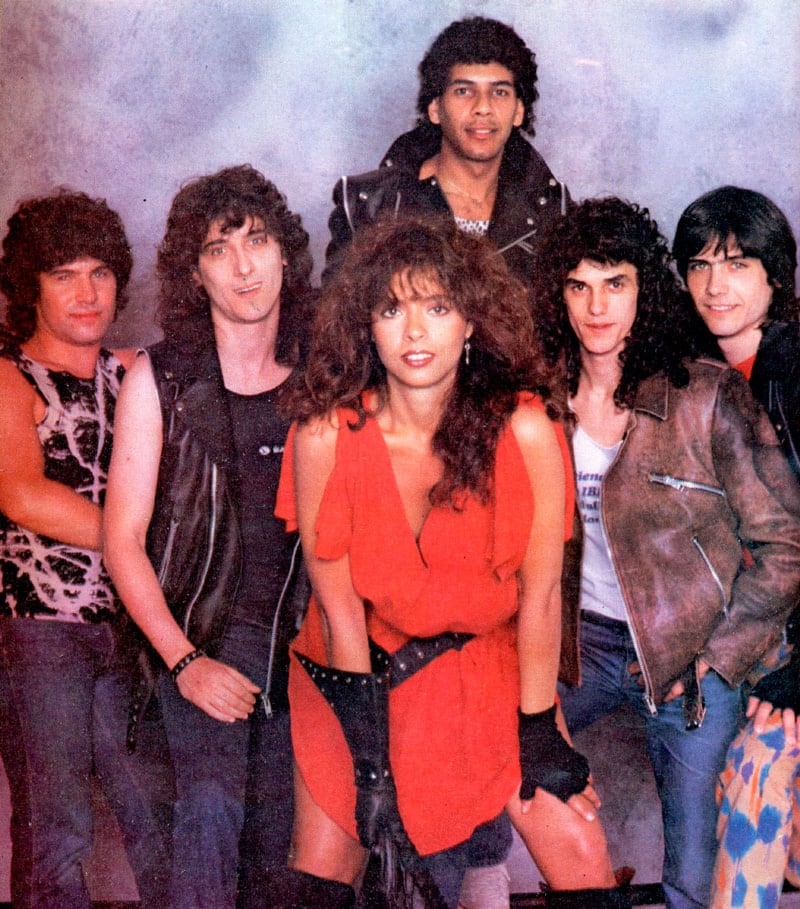 Rock alrededor de la torre - Para marzo está previsto el lanzamiento de "Sólo quiero rock and roll" en España, con una intensa campaña de difusión que incluye la realización de tres videos. Pero mientras esto sucede, La Torre se dio un gran gusto: arrasar con la Encuesta de Música Contemporánea que anualmente organiza Pelo. 4f9dc585 c4d6 4525 869a 0d40cb30a7f4