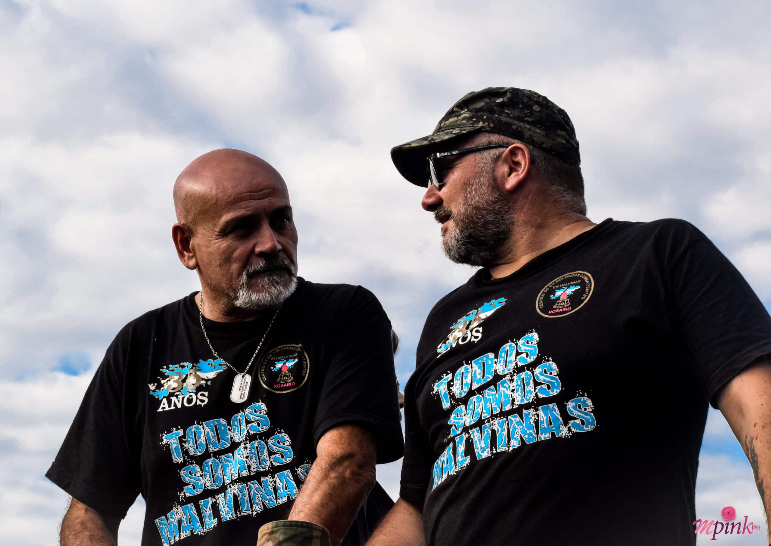 #TodosSomosMalvinas: 36 años no es nada, nada - Una multitud se congregó el lunes 2 de abril, a orillas del río Paraná, para terminar de recordar los 36 años del desembarco de las tropas argentinas en la Islas Malvinas. Los Vándalos, Cielo Razzo, Bulldog, Peteco Carabajal, Patagonia Revelde, Flor Croci y Los Bardos le pusieron música a la memoria que por el clima en Rosario se tuvo que dividir en dos partes. 548aa378 b9a5 4b58 9a20 150862524d3a scaled