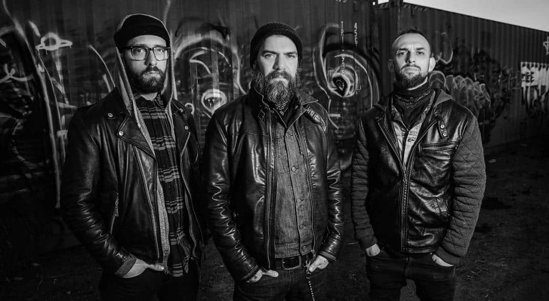 Carajo: "Es la primera vez que una banda saca un disco así" - ¿Qué hacer cuando ya editaste tu material en CDs tradicionales, en discos dobles, en vinilos y en DVDs? ¿Cómo sorprender a tu público después de haber girado por toda la Argentina y Latinoamérica, incluyendo puestas en escena memorables en estadios como el Luna Park? Carajo le encontró la vuelta a esos interrogantes, y otra vez dejó con la boca abierta a sus seguidores. 6d00eb5f 3b7c 4da5 8695 866086684656