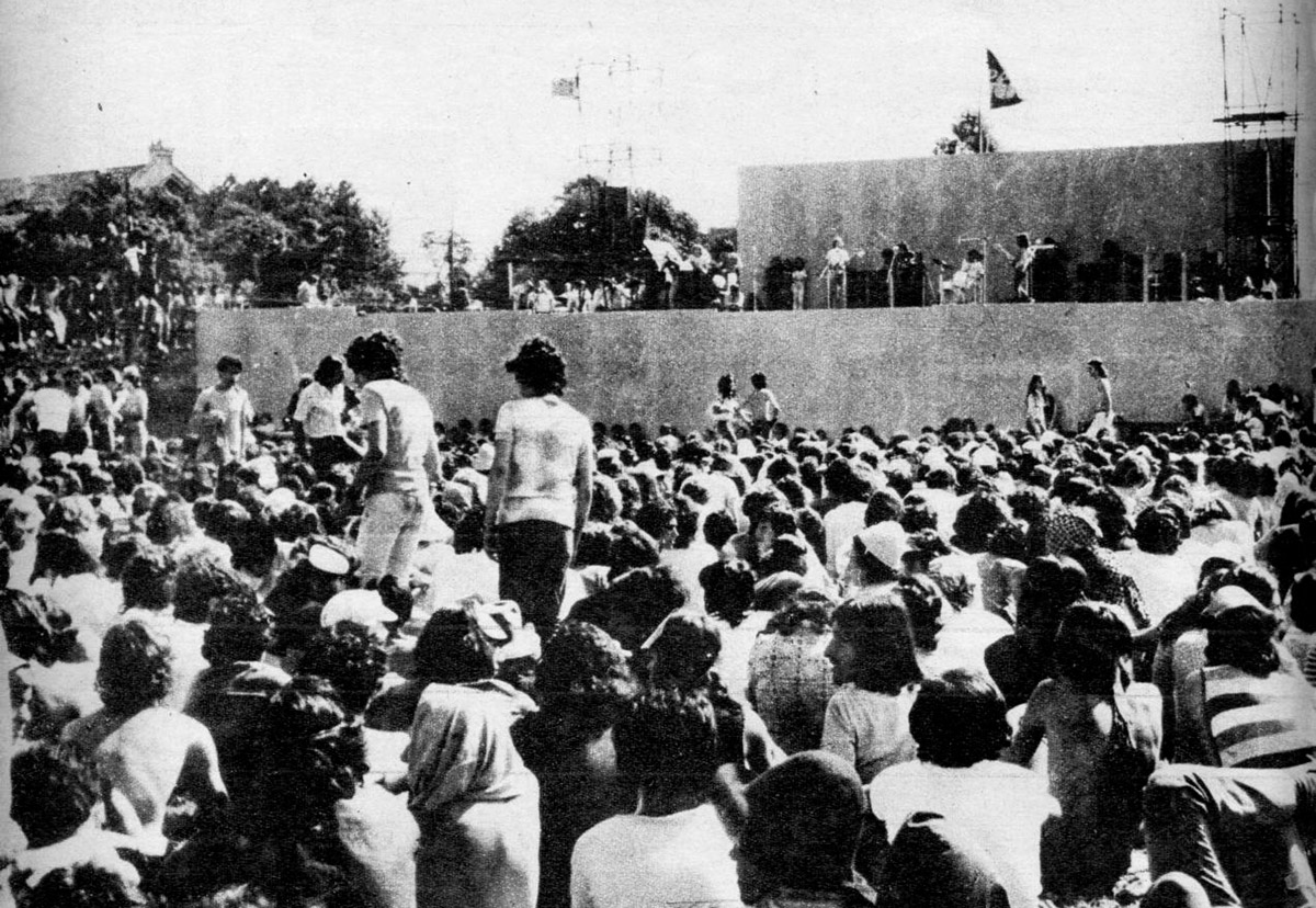 B.A.Rock: sube el sol - En el momento de escribir esta nota todavía falta cumplirse la última fecha del tercer festival B. A. ROCK. Sin embargo, ya hay mucho para decir y el acontecimiento será, con seguridad, nuevamente un marco de referencia para evaluar la música progresiva argentina. 7dd4a402 d6ec 445f b74f 1c8c611ca29d
