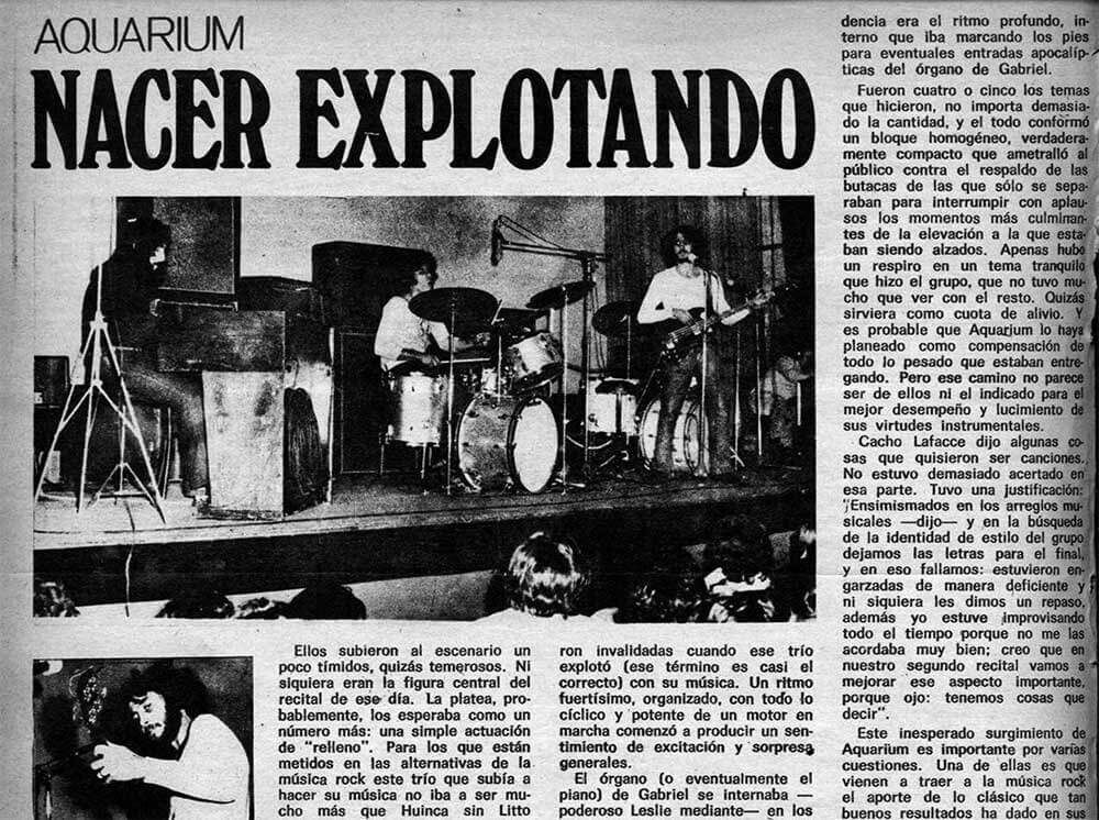 Aquarium: nacer explotando - Para otros el nombre de Aquarium apenas representaba la posibilidad de ver a un grupo más de los tantos que prueban suerte de en cuando. Apenas unos pocos podían sentirse curiosos de verdad por lo que podrían flegar a decir tres nombres conocidos como Moro, Gabriel Ranelli y Cacho Lafalce, todos evaluados como correctos :instrumentistas de visible y reciente trayectoria. 8eada08c 863c 4ac1 8f52 6252143a44b2