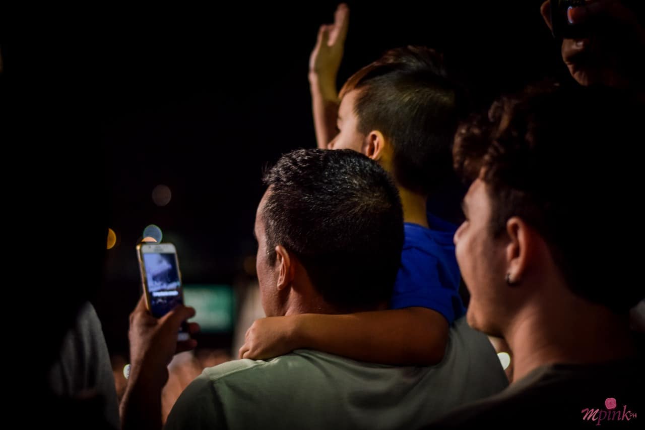 Ciro y Los Persas: qué placer verte otra vez - El rock de estadios sigue vigente. Andrés Ciro y su espléndida banda comenzaron la gira presentación del disco "Naranja Persa 2" en el Hipódromo de Rosario, ante más de 2 mil personas que le reafirmaron, durante unas tres horas, el aguante a uno de los fundadores de este fenómeno argento. 8f3e6d4d 046b 44a7 954b 02c2cba298db