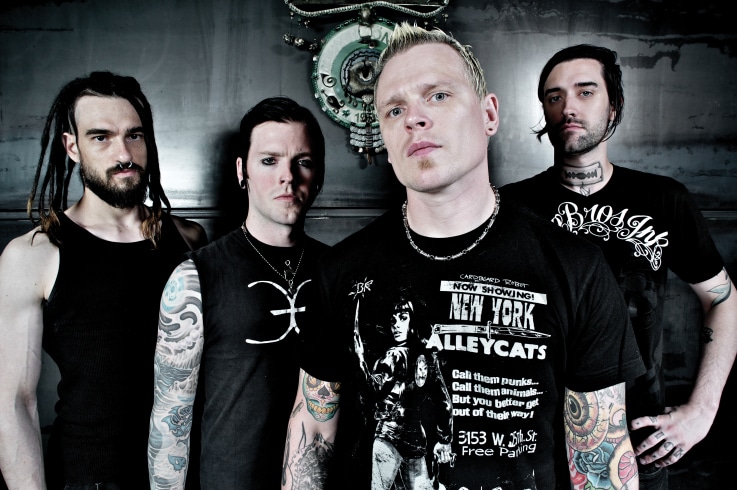 Combichrist: "Si viviésemos en Sudamérica, quizás haríamos algo como Sepultura" - En medio de los rumores de la separación con su esposa Sharon, Ozzy Osbourne hizo un gran anuncio: en septiembre se van a juntar el Ozzfest y el Knotfest en California. Así, casi por primera vez tocarán juntas bandas como Black Sabbath, Slipknot, Slayer, Megadeth y Anthrax. Además, otra de las atracciones será una propuesta más que interesante: Combichrist. Combichrist 1