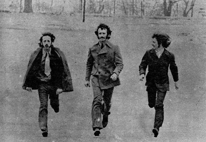 Los Shakers convertidos en opas - Quizás nadie como los Shakers haya sido tan admirado y respetado por músicos argentinos. Si los Beatles y los Rolling Stones constituían en la primera época el modelo de conjunto entre los extranjeros, los Shakers eran la cúspide de la música de vanguardia para el resto del grupo e intérpretes en la Argentina. a3a571dc 1820 4d65 a7e6 0618df54a1f6