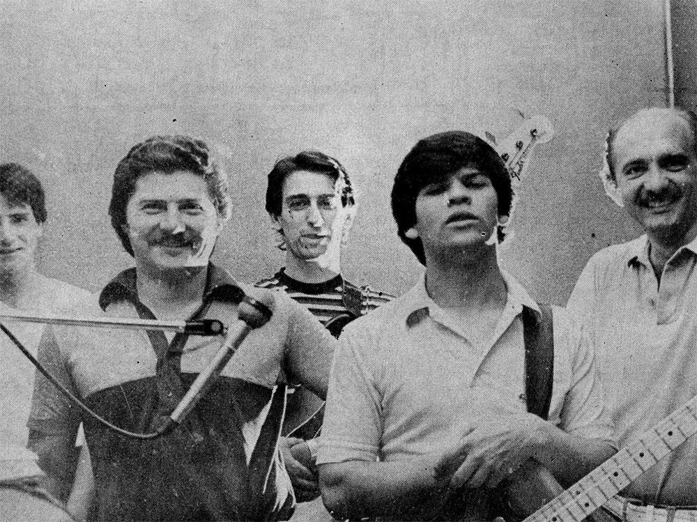 Once años en la heladera - Virgem es uno de los grupos más viejos del rock nacional. Sin embargo, después de mucho bregar y andar por las rutas, recién el año pasado pudieron debutar discográficamente tras decidirse a encarar una producción independiente, única salida que —al parecer— se le presenta a los músicos del interior para poder hacer conocer su música. aa74b8f4 d015 48f7 9d29 2afa1e16ebfb