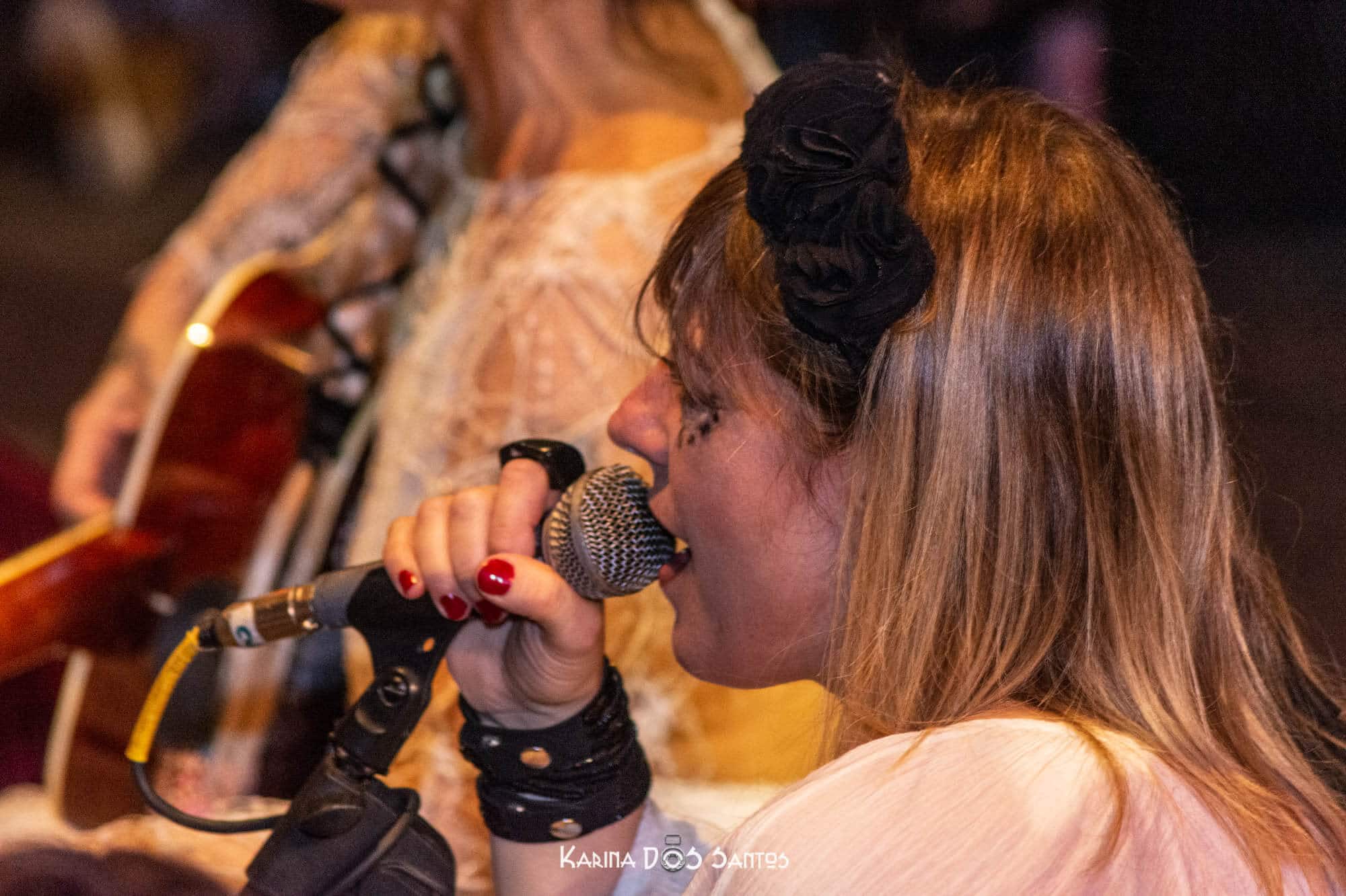 Fabiana presentó "Cuna de piedra" - Fotos de Karina Dos Santos b6cda8ef 1979 4650 937b f134e90c42ae