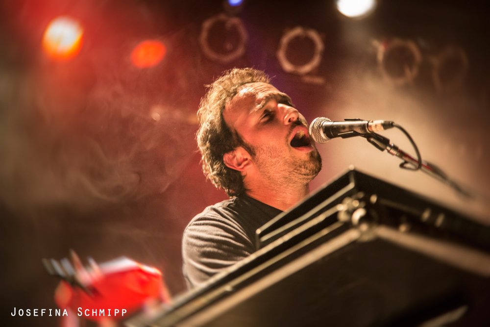 Barco presentó "Antes del desmayo" en el Roxy Live - Barco es una banda pop de la zona de Florida. Su música evoca a bandas pop latinas como Zoé con fuerte presencia de pistas y sintetizadores. La voz de Alejandro recuerda al Flaco Spinetta y a Cerati. barco 3