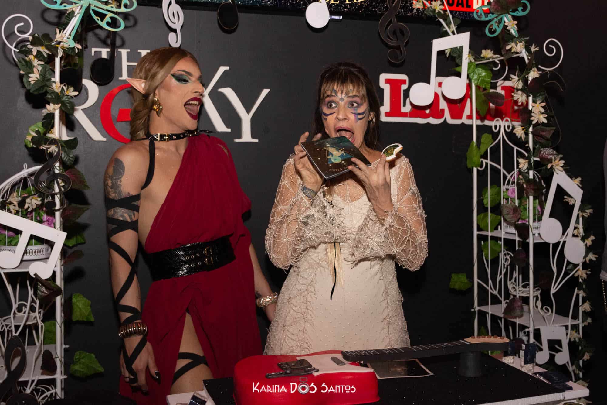 Fabiana presentó "Cuna de piedra" - Fotos de Karina Dos Santos bdbbdb28 b306 45e0 adcf ab9d2756f093