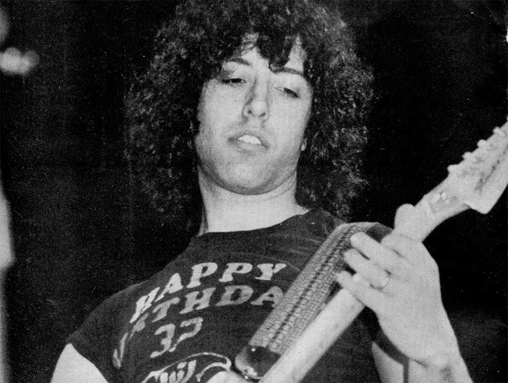 Boff: el bueno de los malos - Los últimos tiempos han sido bastante especiales para Riff, sobre todo teniendo en cuenta los hechos acaecidos en Ferro. En esta nota, Boff el sereno guitarrista rítmico del grupo da su visión sobre ese concierto, analiza el futuro de Riff y hace un llamado a la reflexión de sus fans. bed8bd2c 1fa5 4ad3 a36b 2616b92ff3fa