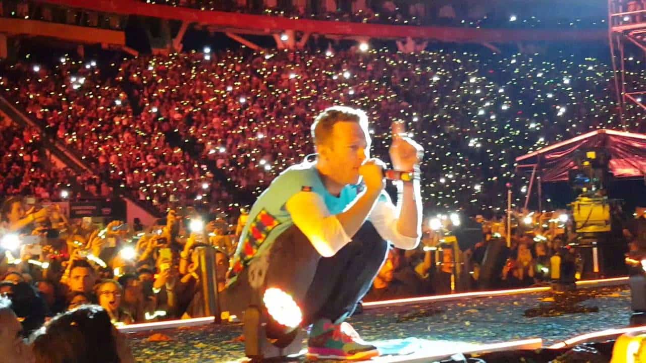 Argentina: Los favoritos de Coldplay - Coldplay vuelve a la Argentina como cierre de su gira "A Head Full Of Dreams Tour", la misma que inició justamente aquí en marzo de 2016. Se podría creer que en el último tiempo los argentinos logramos ganarnos un espacio privilegiado en el corazón de los británicos. A pocas horas de que se pusieran en venta las entradas para el primer show (que tendrá lugar el 14 de noviembre en el Estadio Único de La Plata), los tickets se agotaron, pero como somos mimados, se habilitó una segunda fecha que se llevará a cabo lugar el 15 de noviembre en La Plata. Desde el inicio del tour en marzo de 2016, la banda ha recorrido el mundo vendiendo más de 4,6 millones de tickets para sus shows en Latinoamérica, Europa, Asia, Oceanía y Norte América. Lo que este show tendrá de particular es que, a diferencia de las otras presentaciones, estrenarán sus nuevas canciones. Acaban de lanzar Kaleidoscope EP, un trabajo compuesto por cinco nuevos temas incluyendo una versión en vivo del hit en colaboración con The Chainsmokers, "Something Just Like This".y su ya hit "Miracles". Como si esto fuera poco en este retorno a tierras argentinas lo estará acompañando la birtánica Dua Lipa. La nueva artista predilecta de cadenas como MTV y la BBC donde ha sido galardonada. Con pocos años y una presencia fuerte en escena será el complemento perfecto para satisfacer a los fanáticos y fanáticas de la banda liderada por Chris Martin. Aún quedan algunas entradas a través del sistema All Access. d9fe7e03 eb50 4261 9f97 3a182764a816
