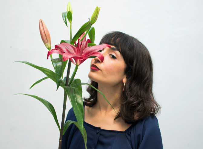 Maca Mona Mu presenta su nuevo álbum en el Teatro Xirgu - "Bambú fue una experiencia de gran transformación creativa que me ayudó a conocerme y a germinar canciones de una manera diferente", cuenta Maca Mona Mu que recientemente ganó la Bienal de Arte Joven para producir su próximo álbum. da03c38f 2149 4971 aff2 1e08d53e283d
