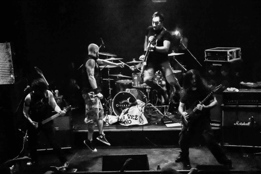 Osamenta: "Lo nuestro no es el típico discurso disconformista" - Osamenta demostró no sólo tener una compleja capacidad evolutiva a nivel musical, sino también una formación social muy alta que se evidencia en la profundidad de sus letras, las cuales rompen muchas veces con el sentido común. e321ddb7 56f3 4869 8db4 b36ba497ce27