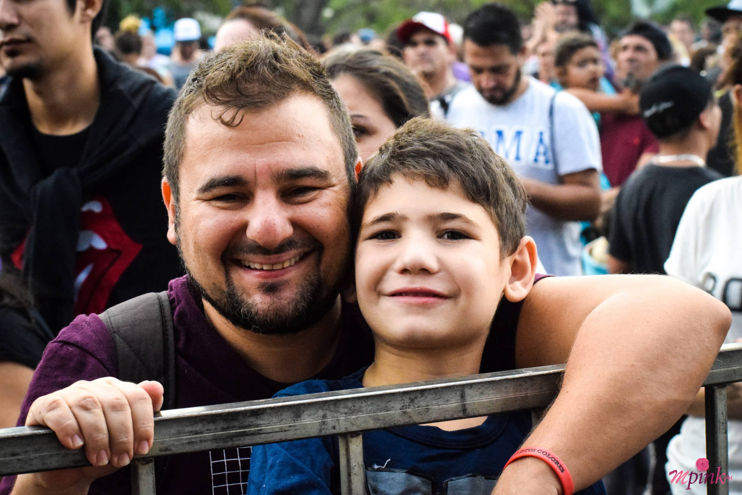 #TodosSomosMalvinas: 36 años no es nada, nada - Una multitud se congregó el lunes 2 de abril, a orillas del río Paraná, para terminar de recordar los 36 años del desembarco de las tropas argentinas en la Islas Malvinas. Los Vándalos, Cielo Razzo, Bulldog, Peteco Carabajal, Patagonia Revelde, Flor Croci y Los Bardos le pusieron música a la memoria que por el clima en Rosario se tuvo que dividir en dos partes. f11f5863 8fc8 44c7 8834 c880da64f61c scaled