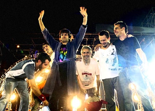 10 años sin Los Piojos: voy a llevarte en mí - Se cumplen 10 años del último show de una de las bandas que marcó un antes y un después dentro del rock argentino. El 30 de mayo del 2009, Los Piojos ponían punto final a una trayectoria de 20 años con un ritual multitudinario en el estadio de River Plate. Hoy, el recuerdo todavía está latente en miles de piojosos que recuerdan esta fecha con "una mezcla de sonrisa gris, llanto feliz y dolor"; manteniendo todavía la esperanza de una posible reunión. f66c526d 1271 4641 8023 18dc158970a6