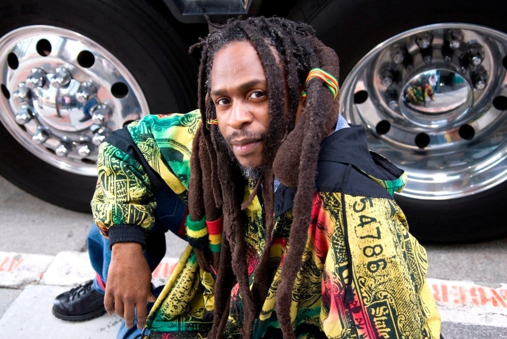 Steel Pulse: "Haile Selassie no fue un dictador" - "Esta industria siempre fue una mierda. Hay muchos doble estándares, y te voy a dar un ejemplo: Boy George es un adicto terrible a la heroína y todos lo saben. También es homosexual, y no tengo drama con las preferencias de nadie. Mi problema es que su adicción fue documentada a través de los años, al punto de que encontraron un tipo muerto en la casa por culpa de la heroína. ¡Pero lo siguen promoviendo!", dice David Hinds, cantante de Steel Pulse y una de las leyendas vivas del reggae. f8dca75d 1b2e 4070 b7ce bc325cb6e030