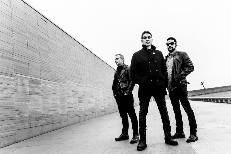 Attaque: show previo a su gira europea - Como una suerte de "bonus track" más íntimo del show que ofrecieron por sus 30 años en el mítico Estadio Obras a fines de abril, Attaque 77 realizará un último show en Buenos Aires el viernes 10 de agosto en el Teatro Vórterix, antes de su nueva gira por Europa, donde presentará el primer clip adelanto de su próximo disco. ffa34956 1a74 496a 89d8 946cc3d4480e