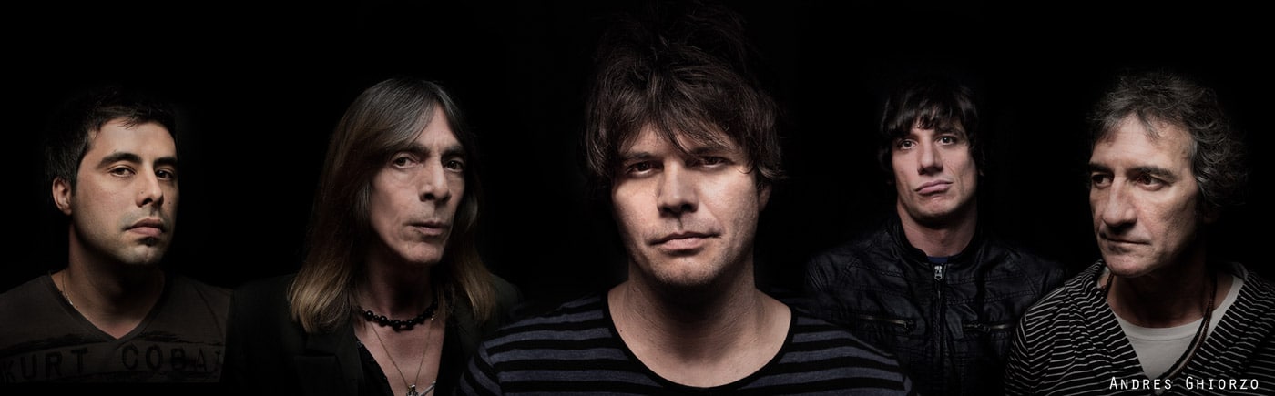 Heroicos Sobrevivientes: "Somos la puta mejor banda de rock & roll" - Previo al show de este sábado en Vorterix, donde celebrarán 27 años y adelantarán nuevos temas, Fernando Pita y Segundo Gassiebayle hablan del tiempo, el merecimiento, la masividad, la actualidad y los proyectos futuros. ¿Quién hubiese imaginado más de un cuarto de siglo atrás que aquellas dos palabras que dieron vida al grupo representarían tan fielmente su actualidad? heroicos sobrevivientes
