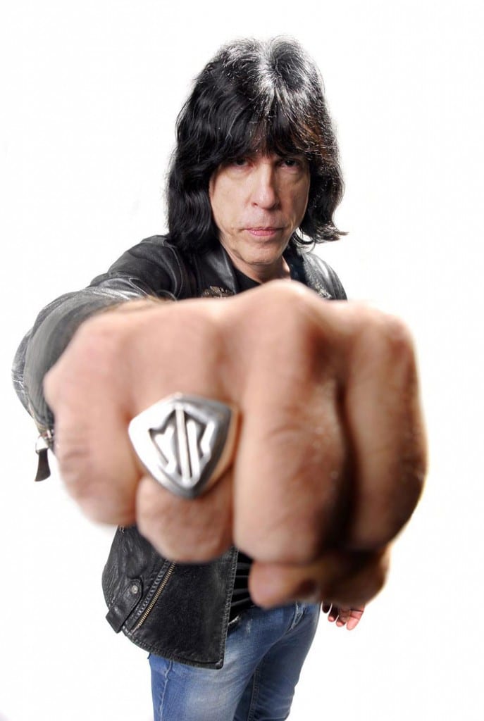 Marky Ramone: "No hay posibilidad de que vuelva a tocar con CJ" - Dejemos de lado en este caso a Marky Ramone, ¿Qué hay de Marc Bell y su familia? ¿Cómo encontrás tiempo para estar con tu esposa? marky