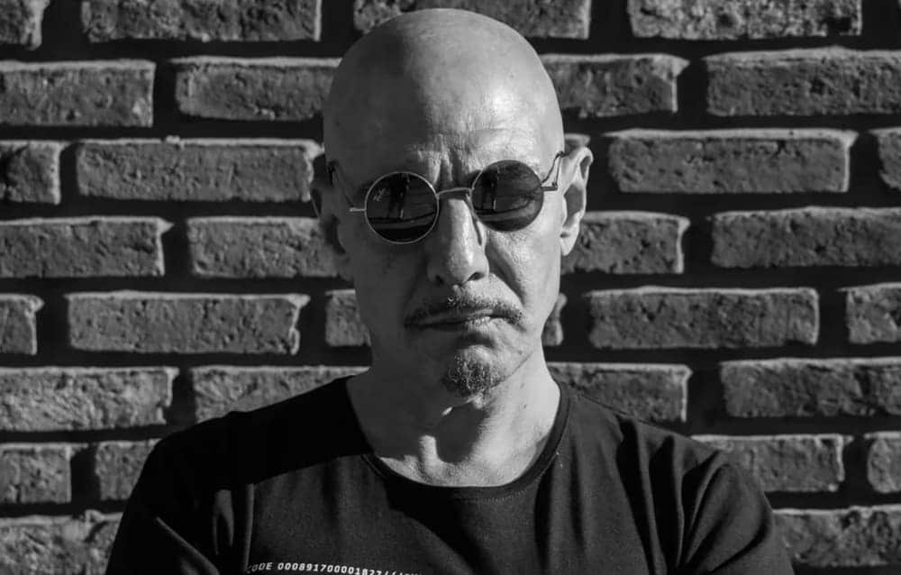 Adiós a Ulises Butrón - El músico Ulises Butrón padecía neumonía y falleció a los 56 años. Saltó a la fama con "El amor es más fuerte", para la película "Tango feroz", pero su carrera fue mucho más brillante que ese momento. Ulises Butrón