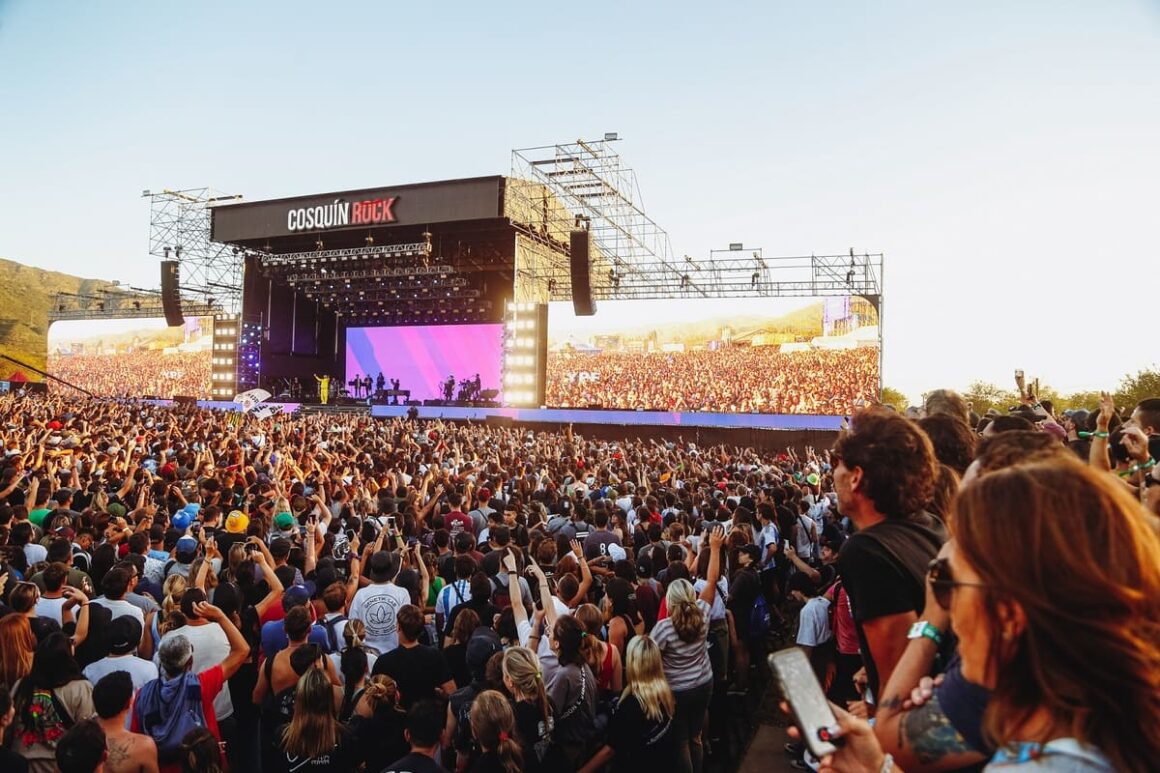 Cosquín Rock 2024: la grilla federal - En su afán de ser el festival más federal de la Argentina, la grilla de este año incluye artistas de distintos puntos del país y que se presentarán durante las dos jornadas en los distintos escenarios del Aeródromo de Santa María de Punilla. Cosquín Rock