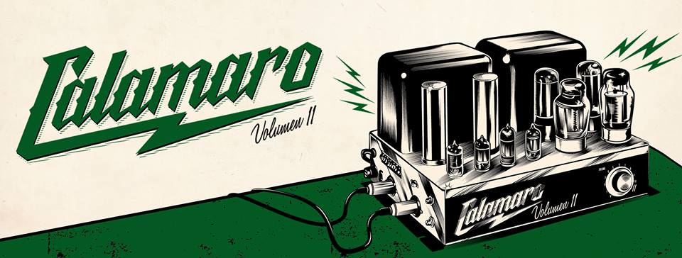 Cómo es "Volumen 11", el nuevo disco de Calamaro - Andrés Calamaro es un artista prolífico con una libertad irreprochable. Varios años atrás se dio el gusto de producir un disco quíntuple y editarlo a través de una discográfica. También tiene esa volatilidad de compartir su cotidiano musical en la burbuja virtual: en su blog, en su momento en Twitter, o en un canal de Soundcloud. De qué manera: publicando íntimas zapadas o canciones inéditas que muchas veces pasan desapercibidas en el mundo de la música de mercado, en el que el Salmón también tiene un lugar incuestionable.
“Volumen 11” llega con reminiscencias del blues, aunque un blues solapado. Hay muy poco blues propiamente dicho pero es la referencia emocional y textual de la obra. Una contradicción que no deja de ser un homenaje, a su manera, a su gran amigo Pappo Napolitano y a tantos otros tantos artistas admirados por el ex Abuelos de la Nada.
El nuevo material de Andrelo fue obtenido entre Buenos Aires y España. De la península ibérica surgen los aires de una intro rockabilly con “Apocalípsis en Malasaña”, una canción compuesta para una película del excéntrico bilbaíno Alex de la Iglesia, con fragmentos de la Biblia. En concreto sucede que todo comienza como quizás algún día termine: con el Apocalípsis. Pero enseguida llega “Frío y barro (segunda parte)” con un falsete que funciona como un cascarón que AC va rompiendo para rapear y regalar algunas frases con futuro en estados de WhatsApp.
Los teclados tienen su consistencia con la participación de Germán Wiedemer, el mismo de "Romaphonic Sessions", el anterior trabajo de AC a piano y voz. Hay un Wurlitzer (que toca Andrés) y el sonido sesentoso de un Mellotrhon en la balada “Rock y juventud”, además de las teclas del piano eléctrico en “Tan triste no es el blues” que más bien suena como un folk sureño. “No obstante lo cual” repercute porque el blues... El blues está, no abiertamente ni expuesto, pero está, sobrevolando en algunas frases y enseñanzas de Pappo y el recuerdo a los que ya no están.
La concesión de poder coquetear honores a sus amigos con crear canciones marketineras está presente en “La noche”: el hit difusión ganchero de “Volumen 11”. La melodía de “Palabras más, palabras menos” de Los Rodríguez queda dando vueltas en la canción más radiable del disco. Si bien hay guitarras y teclados (y un pegadizo “La noche y su colección de co co co”) es más un tango calamariano que un rockito. Otra con destino de FM es “Pánico en Benidorm”, un rock con un flotante riff ramonero.
El Salmón nunca se olvida del flaco Spinetta y recrea “Como el viento voy a ver” de Pescado Rabioso, y dispone una versión (para un disco tributo a Babasónicos) más lúgubre en su interpretación del bolero cínico de Adrián Dárgelos: “Mareo”, para que llegue su “Ecuador” del disco con “El huevo y la gallina”, un blues guitarrero que se arriesga en estos tiempos de inmediatez a darle pie a una segunda parte, en la que aparece nuevamente Norberto Napolitano con una versión salmonera de “Blues de Santa Fe”. El Carpo sigue allí en los acordes del blues folkeado “Hasta el cielo”.
Los arreglos clásicos de “Blues y orquesta” extrañan a Leonard Cohen y AC se muestra como el cantante putrefacto de “El Salmón” u “Honestidad brutal” en “Cazador de ateos” y “Las almas agradecidas”, un relato oscuro con rock de música de fondo. En esta parte del “Volumen 11” hay una atmósfera más dark también con “Vampiro torero”.
La ranchera tiene su momento en la lectura del clásico mexicano “Ojalá que te vaya bonito” y como para seguir haciendo lo que le plazca, Calamaro edita oficialmente una zapada jazzera (“Trujillo libre”) grabada en vivo en Perú.
Pappo, Dylan, Leonard Cohen, Spinetta y El Salmón son las referencias de este fecundo artista argentino que se rodea de grandes músicos para trabajar sus interesantes caprichos musicales. Calamaro engañó y desconcertó a todos con un corte como “La noche” para publicar un álbum completo y rico en texturas. Del 1 al 10 este es el "Volumen 11", todo un concepto inclasificable. Acá hay algo raro. Andrelo lo hizo de nuevo. Volumen11