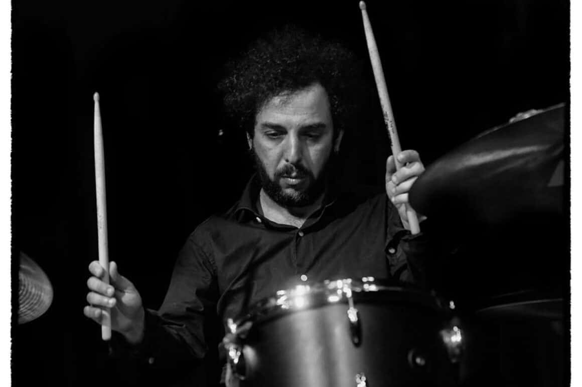 Sergio Verdinelli - Desde el 2002 lidera su propio proyecto musical acompañado por diversos músicos entre los que se encuentran Ernesto Jodos, Patricio Carposi, Mariano Otero, Juan Pablo Arredondo y Rodrigo Domínguez. Lleva grabados dos discos: Primo (Buri, 2005) y Sicomoro (Buri, 2009). Sergio Verdinelli