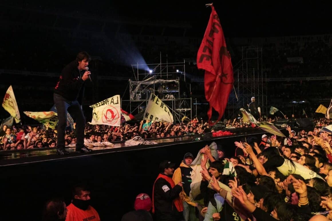 El último ritual de Los Piojos será un disco oficial - A 15 años de una de las noches más tristes del rock argentino, los fans de Los Piojos ahora tendrán un motivo para festejar: editan el registro en vivo de su último concierto. La despedida de Los Piojos, 30 de mayo de 2009