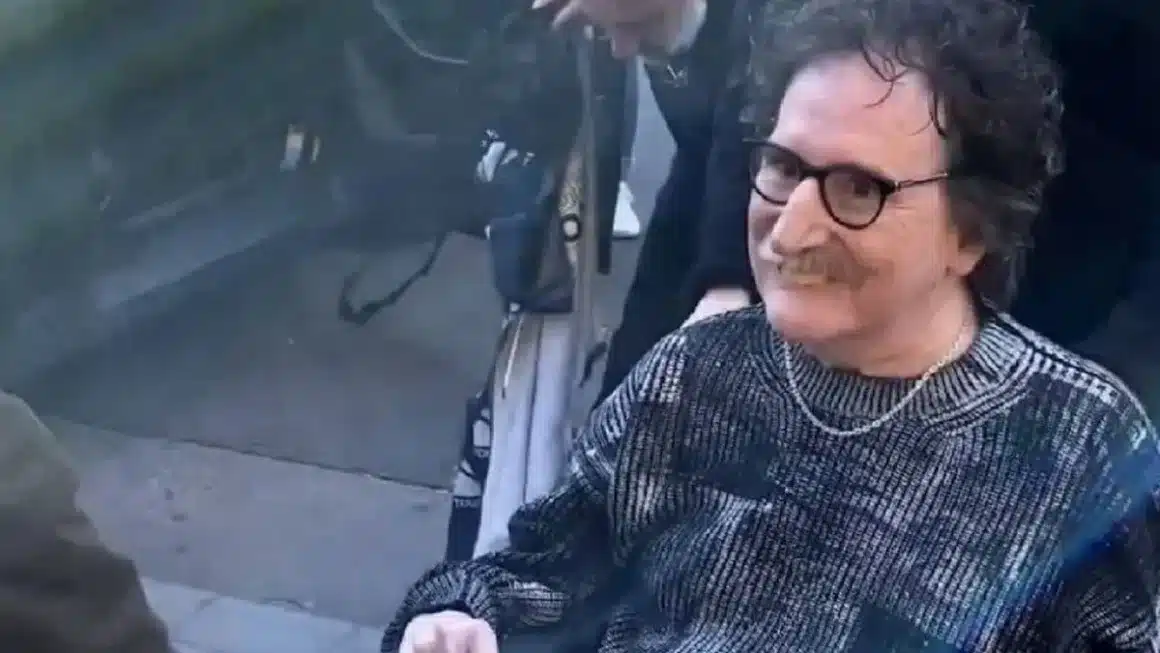 Así es "La lógica del escorpión", el disco de Charly - Charly García anunció el lanzamiento de su nuevo álbum, "La lógica del escorpión", que estará disponible el 11 de septiembre. Este disco, que llega luego de siete años de silencio discográfico, incluye tanto material inédito como nuevas versiones de canciones propias y de clásicos del rock anglo. Charly García