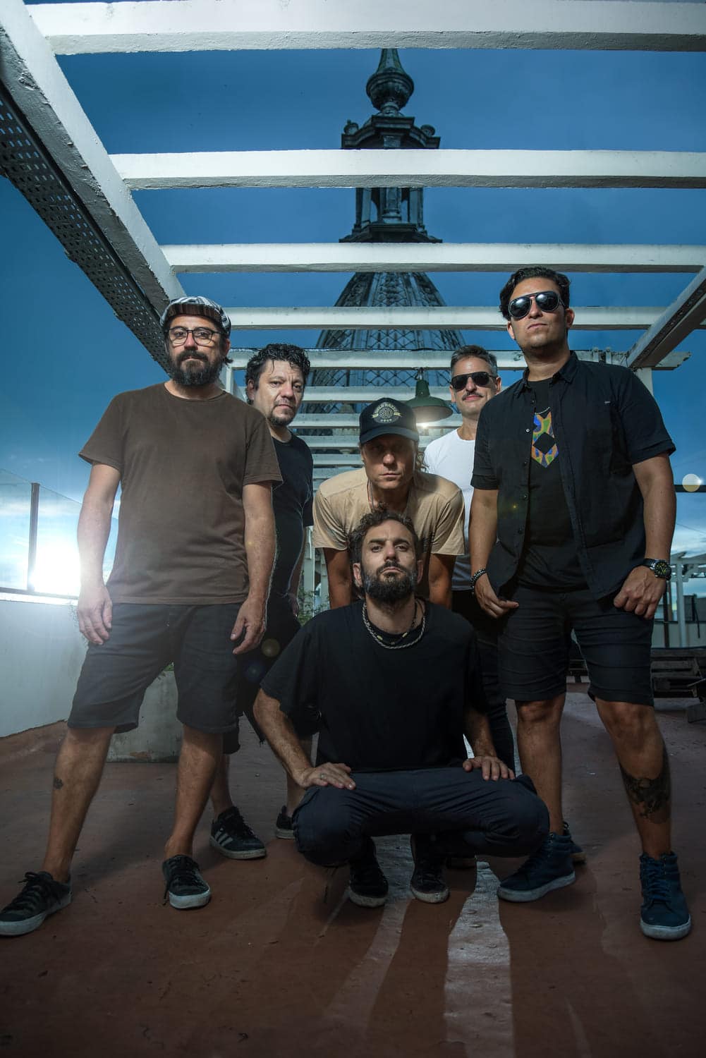 Cielo Razzo: “Hay mucha expectativa y ganas de recorrer” - Cielo Razzo tuvo un 2023 de celebración y gira por sus 30 años de vida; con un histórico show en el mítico Luna Park, donde tocó por tercera vez y presentó “Corazón" como el primer corte de su reciente disco. Le siguió "Colmena", a modo de segundo adelanto y cierre de año en el Teatro Flores. Cielo Razzo. Foto de prensa