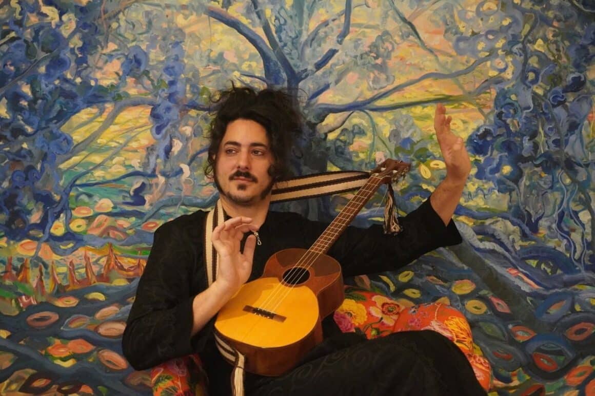 Guillermo Beresñak - Músico, cantautor, y productor independiente, ha realizado la producción artística musical, ingeniería de grabación y mezcla, de más de 80 discos de artistas como Kumbia Queers, Miss Bolivia, Leonchalon, Natalia Oreiro (Gilda), entre otros, en su mayoría independientes. 117717067 3199745163412026 523515226602209891 n