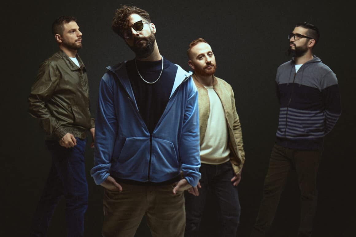 Komo Yamarte: "Busca traer alivio a la imposición de que todo tiene que ser para algo o por algo" - Komo Yamarte es una banda de pop pesado formada durante el 2019 en la zona oeste de Buenos Aires. Su nombre es una pregunta que mutó de ¿Cómo llamarte? a "Komo Yamarte” para darle un carácter conceptual e irónico a la falta de certezas cuando de hacer arte se trata.Su música, producción y sonido se nutren de elementos de todas las épocas, creando una estética de género que pretende dejar en claro un modo de hacer y compartir arte. El single "Quizás tal vez" es lanzado recientemente a través de las plataformas digitales y en forma de videoclip conceptual. Komo Yamarte. Foto de prensa: Dara Ferro
