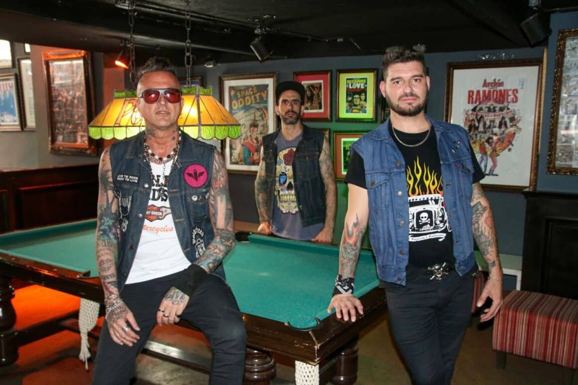 Niño & The Punkys: "'Tocando el Cielo' refleja el presente que estoy viviendo" - Salió a la luz el nuevo material del trío que presentarán el 19 de octubre en Encuentro Club junto a grandes amigos como Lucho al Attaque. Niño & The Punkys