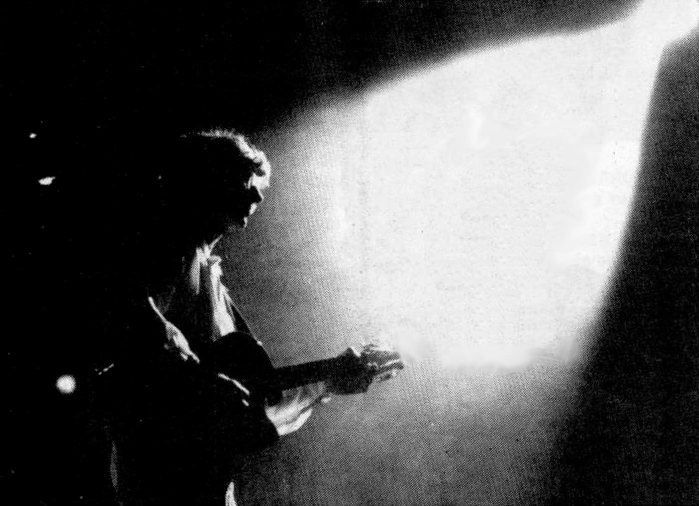 Rescate: Charly presenta "Cómo conseguir chicas" - Esta crónica sin firma fue publicada originalmente en la Revista Pelo 353 de octubre de 1989 con la cobertura sobre las presentaciones de Charly García en el Teatro Gran Rex. Charly García en el Gran Rex