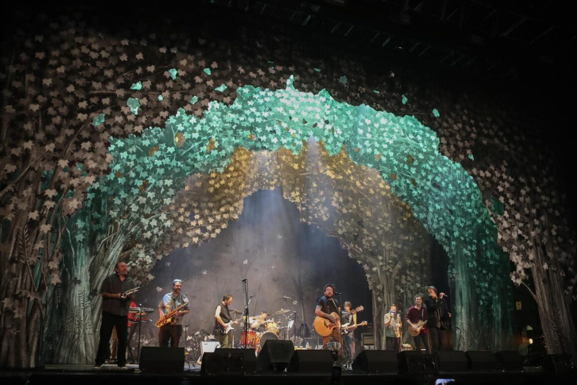 A la luz de la Vela - La Vela Puerca se presentó por primera vez en el Teatro Gran Rex en el marco de su nuevo espectáculo, "Envés". La Vela en el Gran Rex. Foto: Santiago "Gallo" Bluguerman