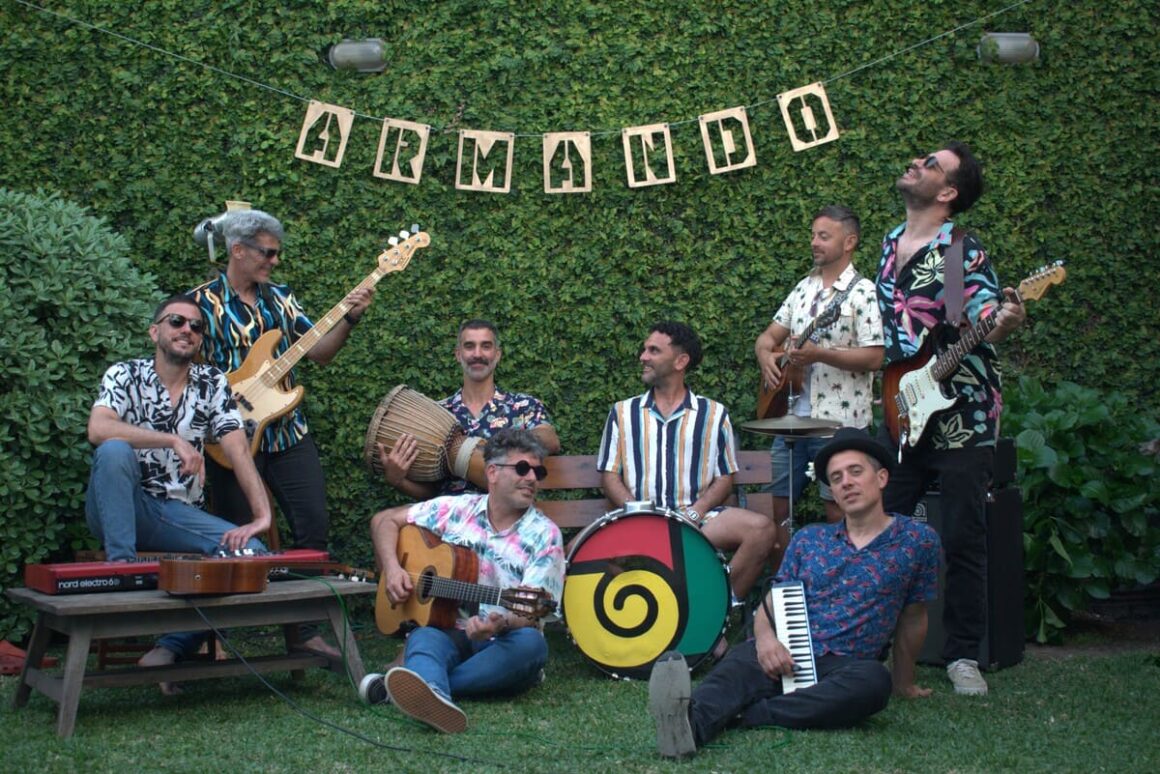 Armando y su disco debut - Una década en los escenarios y una amistad de 30 años se reflejan en "Armando", el álbum que captura la energía de sus festivas presentaciones en vivo. Armando. Foto de prensa