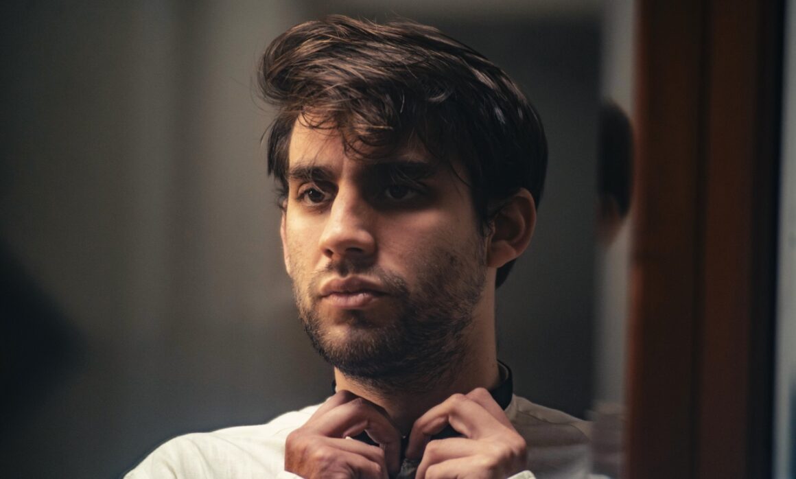 Entre el tango y el psicoanálisis: Florián y su álbum solista - De Fábrica, el nuevo trabajo de Florián, revela su búsqueda personal y su conexión con la porteñidad a través de colaboraciones y nuevos sonidos. Florián Fernández Capello