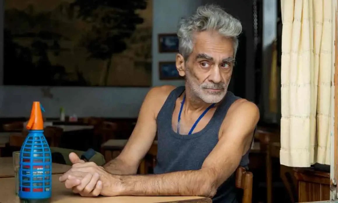 Daniel Melingo y su nuevo viaje: documental, reversiones y una mirada al pasado - Daniel Melingo, un artista en constante movimiento, está transitando una etapa de revisión y resignificación de su obra. En los últimos meses, ha presentado adelantos de un ambicioso proyecto que combina cine y música: Tangos bajos, un documental y disco en el que repasa su repertorio con la participación de diversos músicos. Entre los adelantos ya publicados, se encuentran nuevas versiones de Pesar, con Pity Álvarez; Narigón, con Pablo Lescano; y Anda, junto a la cantante francesa Ryukin. Daniel Melingo. Foto: Ignacio Arnedo