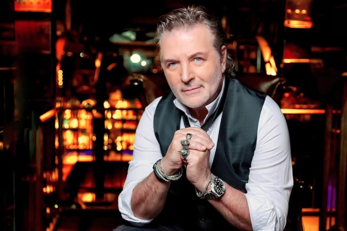 Miguel Mateos celebra los 40 de “Rockas vivas” - Miguel Mateos conmemora cuatro décadas de su álbum esencial, uno de los discos más emblemáticos y exitosos de la historia del rock argentino. Miguel Mateos. Foto: prensa Sony Music