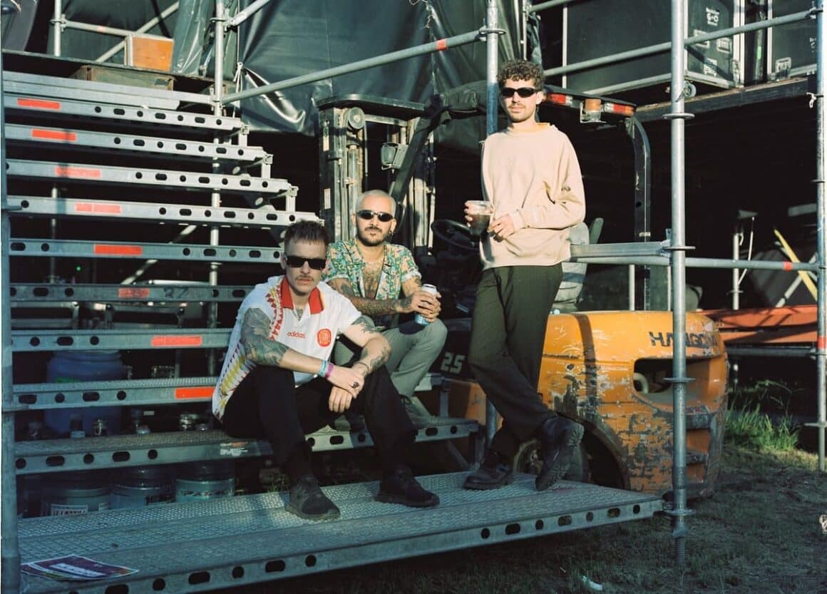 Los Hermanos Morgan: “Había ganas de pegar un volantazo” - “El Lado A propone un recorrido degenerado, sin género, por los diversos caminos del indie y del pop, queriendo mostrar un nuevo destino sonoro hacia dónde va la banda y hacia dónde va el Lado B”, describe Santiago Abollo, cantante y guitarrista de Los Hermanos Morgan. Los Hermanos Morgan. Foto de prensa