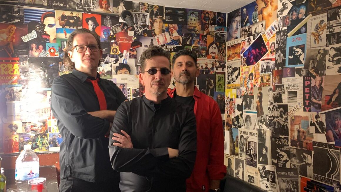 Los Chicos del Espacio: “Hay mucha libertad expresiva en las letras” - “Es el resultado de nuestro primer año de trabajo como grupo, es el reflejo de un proceso, a nivel compositivo. Se trata de canciones que responden a la alegría post pandemia, amores, desamores, sueños, incomodidades”, explica Ciro Cavalotti, cantante y bajista de Los Chicos del Espacio. Los Chicos del Espacio