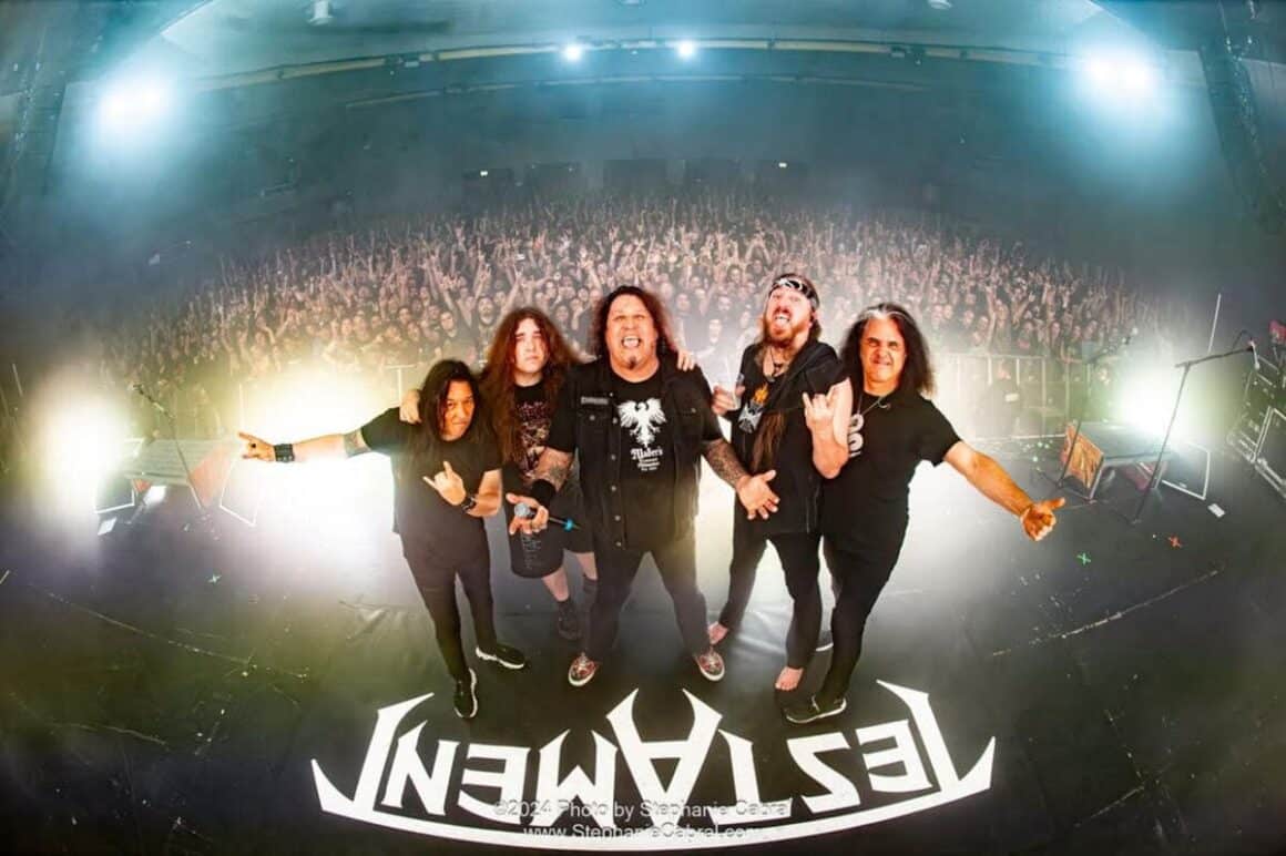 Testament: “Hay muchas presiones para dejar de ser humanos” - Testament acababa de editar “Souls of Black” (1990), que no hacía concesiones. El cantante Chuck Billy recibió una llamada de Gene Simmons. El líder de Kiss lo invitaba a juntarse con él: tenía un proyecto. Pero las cosas no siempre salen bien. TESTAMENT9