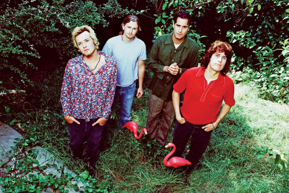 Dean DeLeo, de Stone Temple Pilots: “Al componer sos muy vulnerable” - Este podría ser uno de los tantos relatos de adolescentes que compran un instrumento y terminan abandonándolo. Pero nuestro personaje es Dean DeLeo, y con esa viola va a co-fundar una de las bandas más importantes de los ‘90: Stone Temple Pilots. Dean DeLeo
