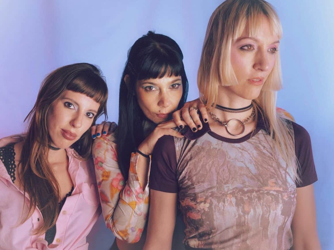 Las Tussi - Las Tussi Las Tussi Las Tussi Las Tussi Las Tussi