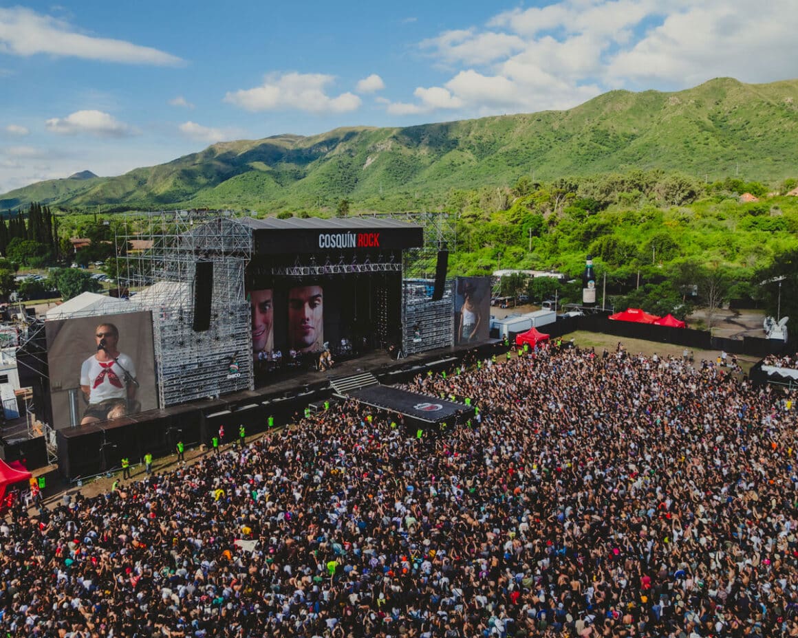 Festivales del verano 2026 - Volvió el calor y volvió el anuncio de los festivales con los que arranca el 2026. Aquí algunas grillas de eventos más que interesantes para disfrutar en Argentina y también en Uruguay. Festivales del verano 2026