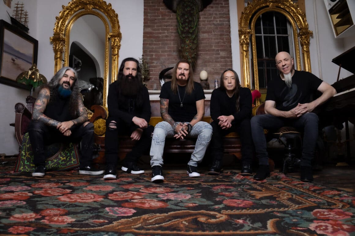 Dream Theater desembarca en el Movistar Arena - Dream Theater volverá a presentarse en Buenos Aires el 24 de abril de 2026 en el Movistar Arena. El concierto se realizará bajo el formato “An Evening With Dream Theater – Parasomnia Live”, en el que la banda interpretará en vivo su álbum Parasomnia junto con canciones de distintas etapas de su trayectoria. Dream Theater. Foto de prensa