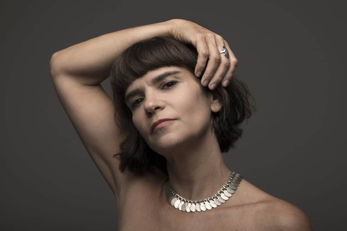 Barbarita Palacios presenta “Vivir así” - Barbarita Palacios presentará en vivo Vivir así, su tercer álbum solista, el próximo 10 de abril a las 20 en La Fábrica. Las entradas estarán disponibles a través de Sumo Ticket. Barbarita Palacios. Foto de prensa: Nora Lezano