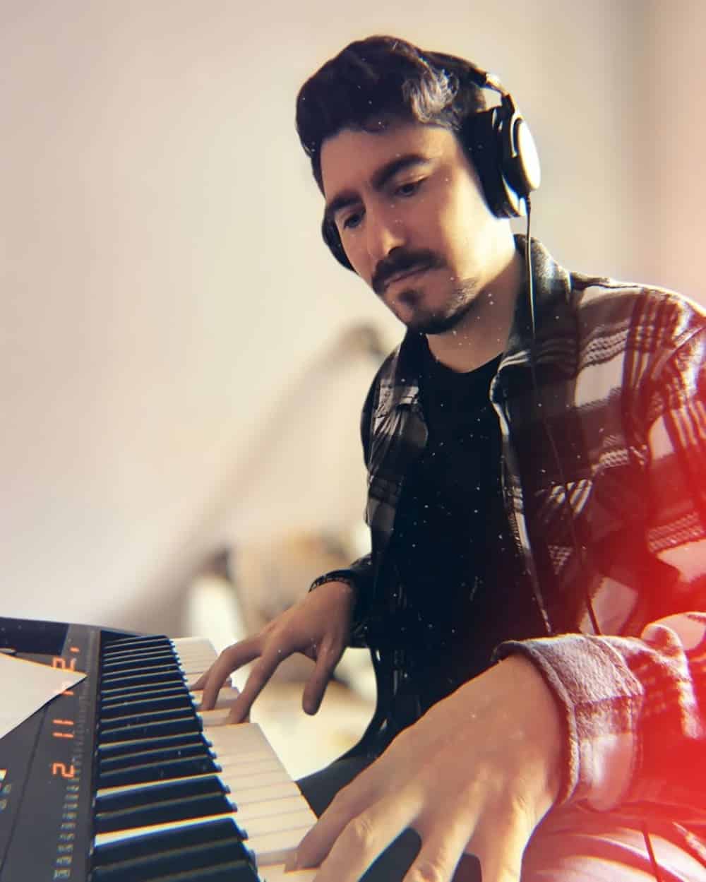 Berard: “Todo es parte del camino” - Berard tiene en claro que el disco es colaborativo y los invitados resultan clave para esta etapa. La experiencia se expande hacia distintos países y ciudades, lo que enriquece y diversifica los géneros incluidos. Berard. Foto de prensa