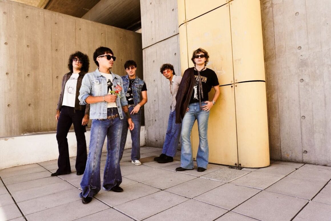 Glassrows: “Este lanzamiento refleja mucho más lo que queremos ser como banda” - El conjunto porteño presenta su nuevo single "Sin mirar atrás", al que definen como el más ambicioso desde el debut discográfico. Glassrows. Foto de prensa