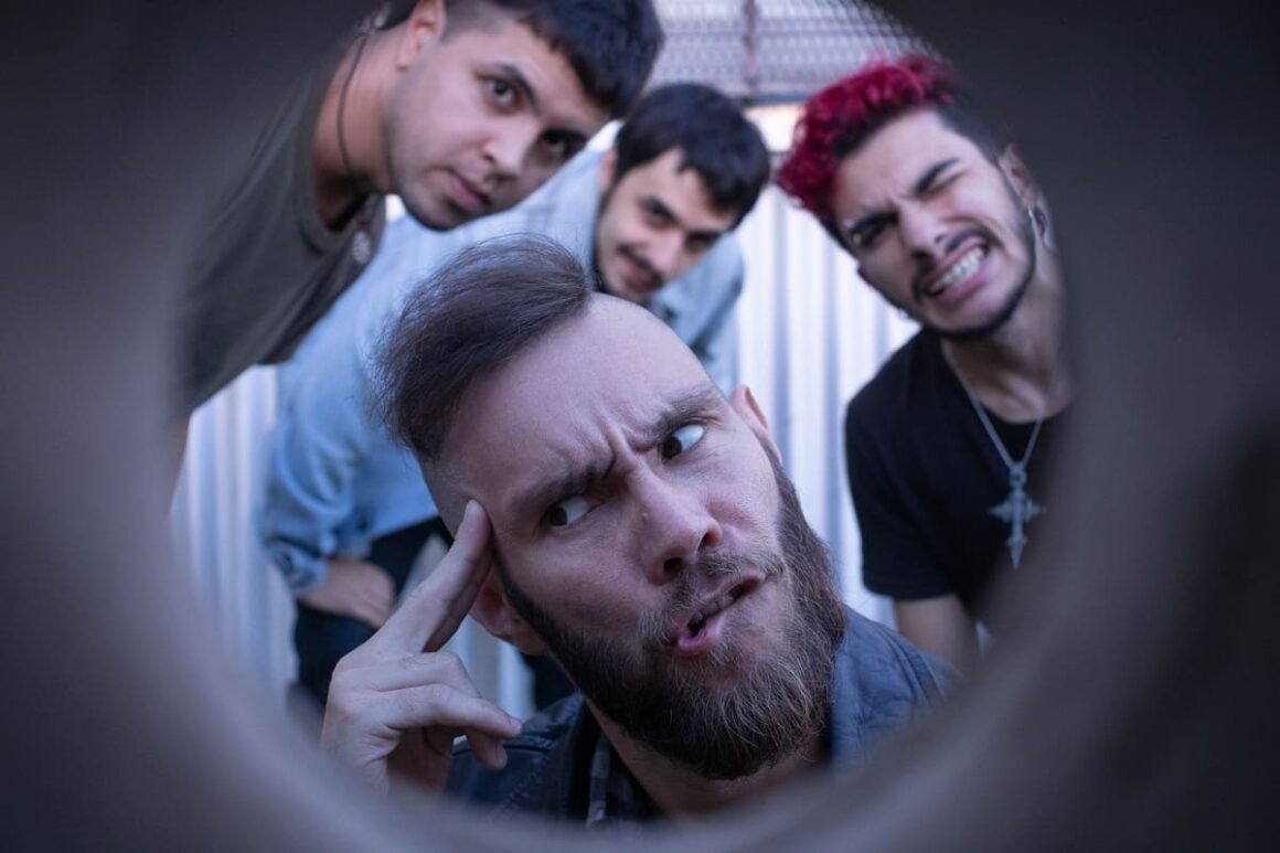 Los Enfermos: “Elegimos sonar más pesados” - Los Enfermos construyeron su identidad principalmente en el vivo, con shows muy físicos e intensos. ¿Cómo trasladaron esa energía cruda del escenario a la grabación de "Asfixia" Los Enfermos. Foto de prensa