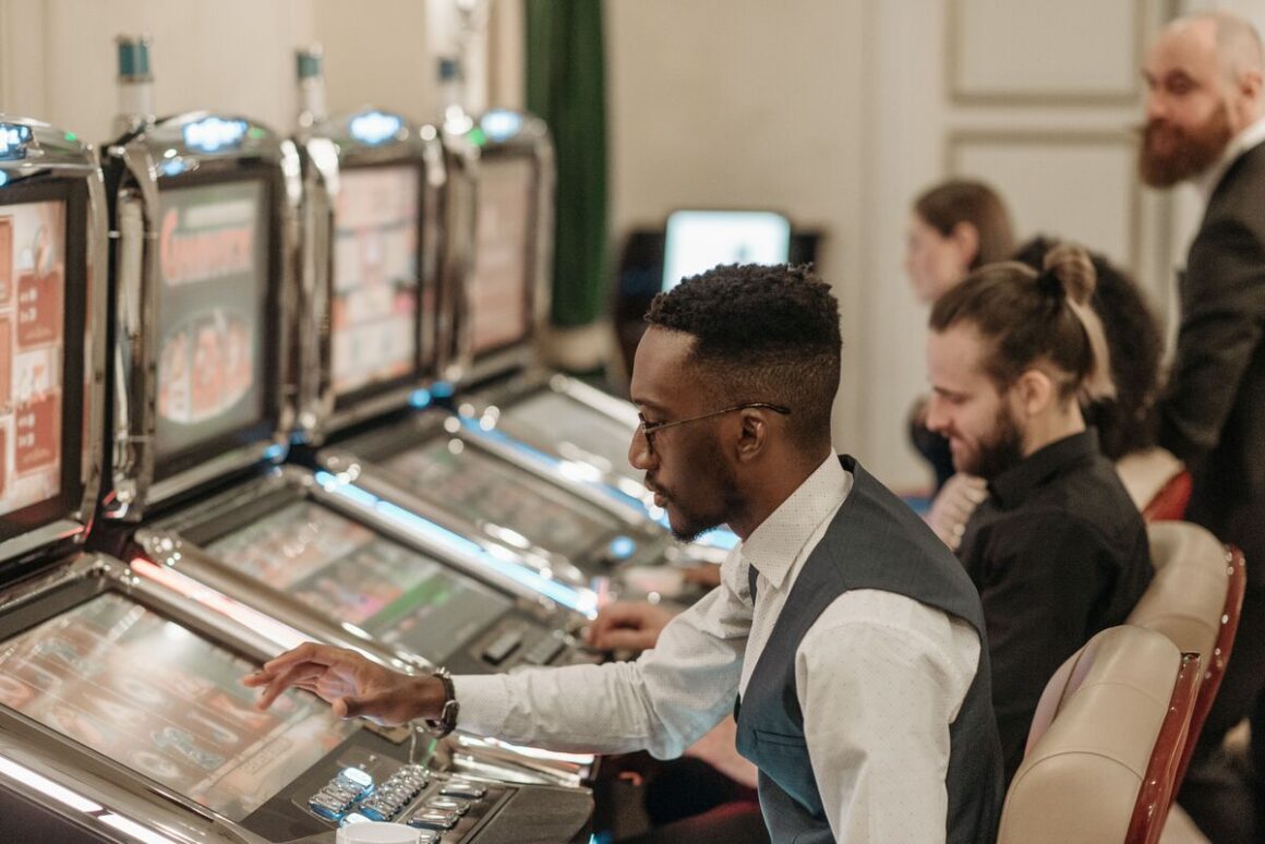 La mejor experiencia de tragamonedas gacor en línea para jugadores digitales - ¿Buscas una experiencia de tragamonedas gacor en línea que de verdad se sienta cómoda, clara y entretenida desde cualquier pantalla? Para muchos jugadores digitales, la diferencia no está solo en girar rodillos, sino en encontrar un entorno que responda rápido, muestre bien la información y permita entender cada función sin perder tiempo. casino gacor